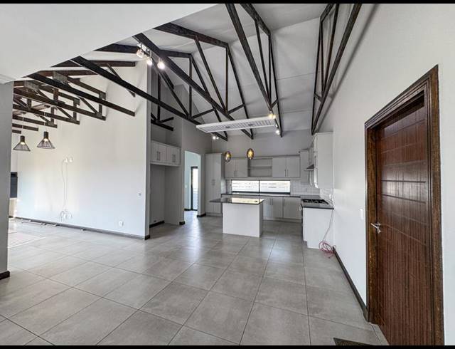 3 BEDROOM HOUSE FOR SALE IN MIDSTREAM ESTATE